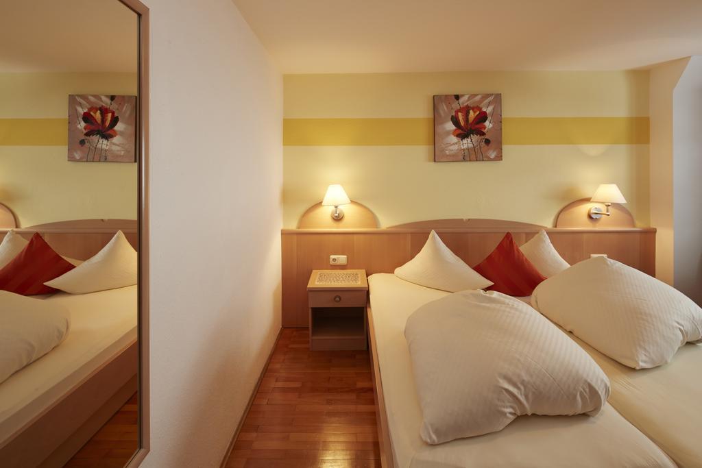 Alpenmotel Saeuling Пінсванг Номер фото